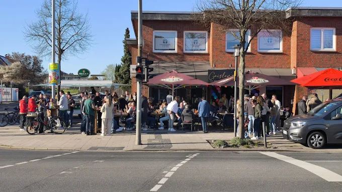 Geisler's beim Oyten-Fest — Gäste vor der Bar in Oyten